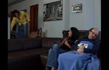 Boa foda anal com casada loira rabuda