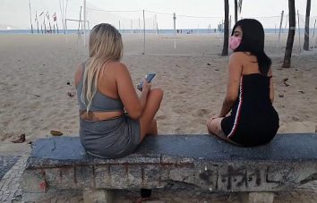 Sacanagem em Copacabana Novinha Lunna Real e Monique Lopes com Dj Jump